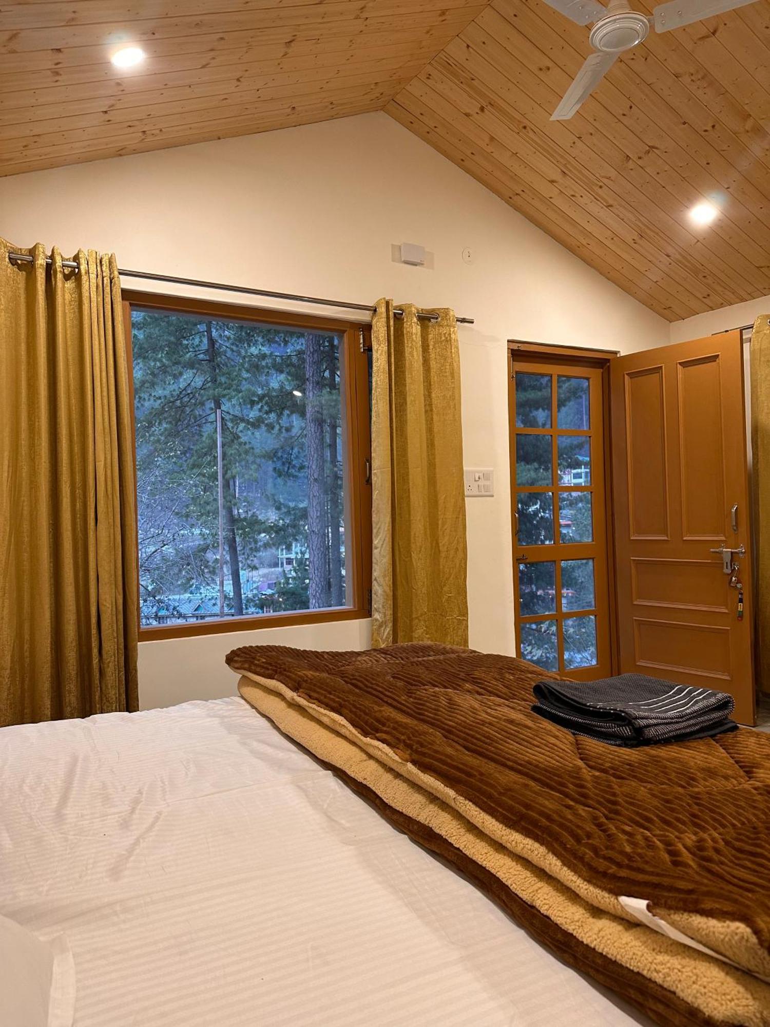 Ahava Kasol Riverside Cafe And Cottages Exterior photo